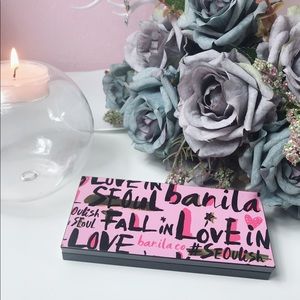 Banila co. Fall in Seoul eye shadow Palette